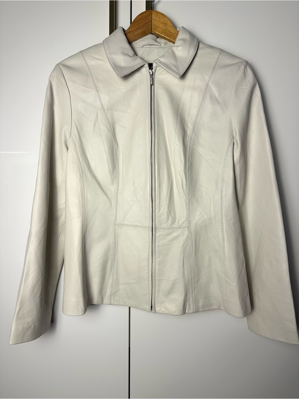 Danier Genuine Leather White Ivory Tailored Zip Jacket Size M